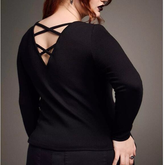 Torrid 0 (0X size 12) Nightfall Black Strappy O-Ring Long Sleeve Top Crop Length - Picture 2 of 3